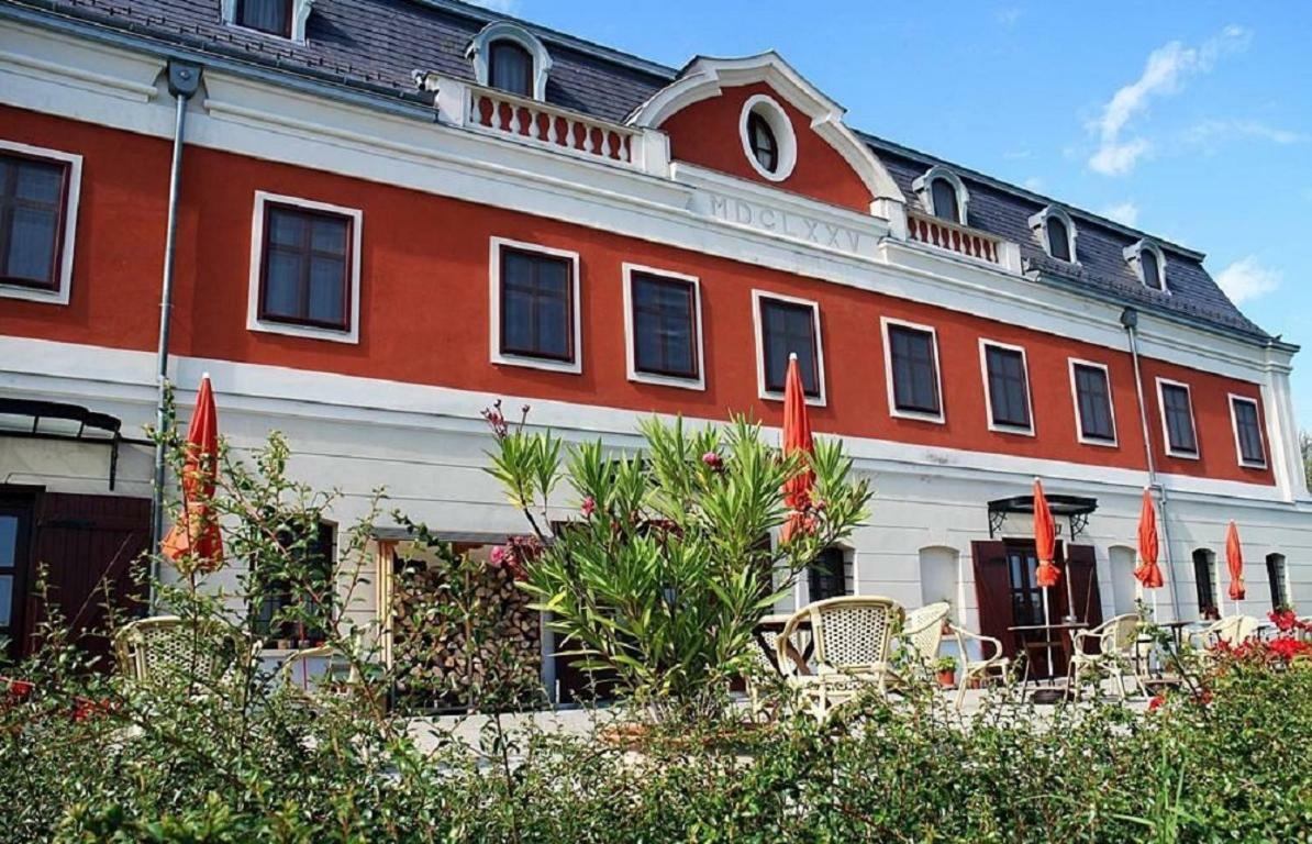 Voeroes Kastely Kunbaracs Exterior photo
